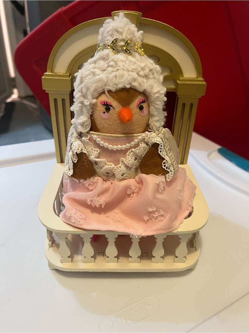 Featherly Friends Seasonal Holiday Bird & Balcony - Queen